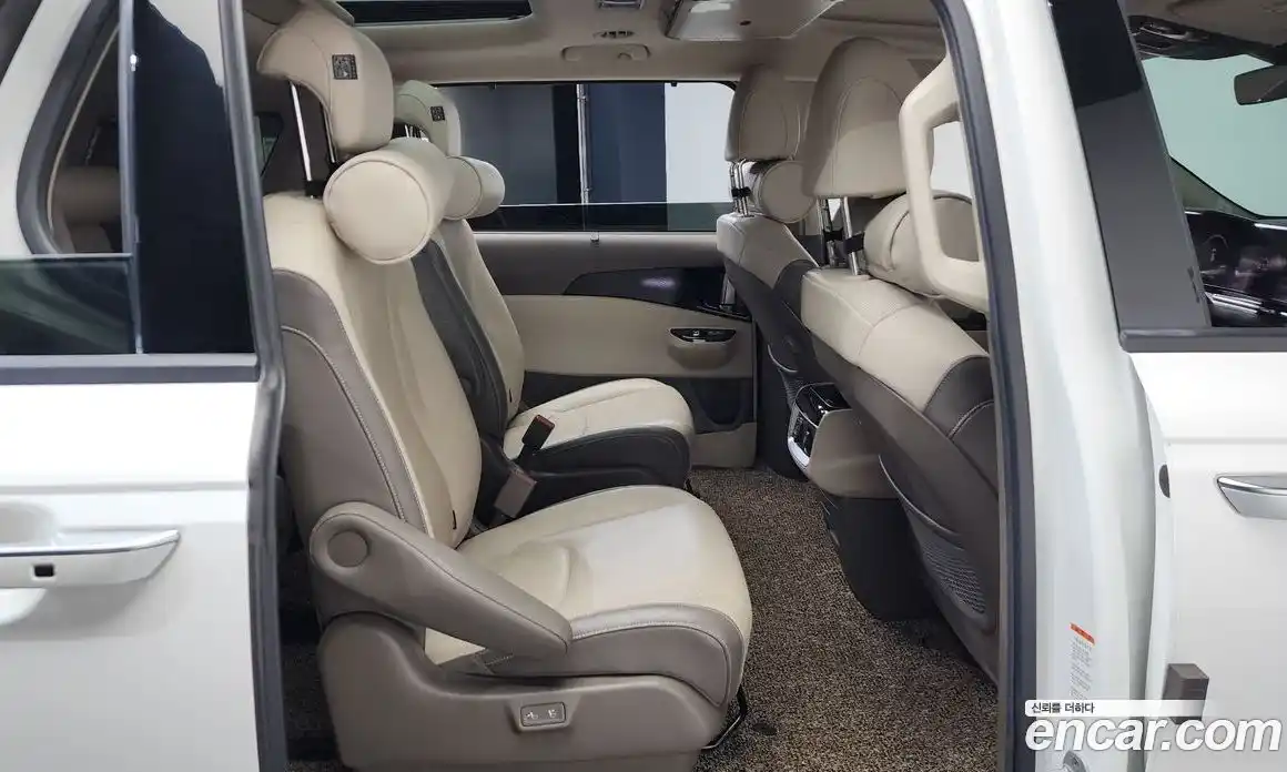 Kia Canival 2021 3.5 Автомат в Москве № 53028, фото 11