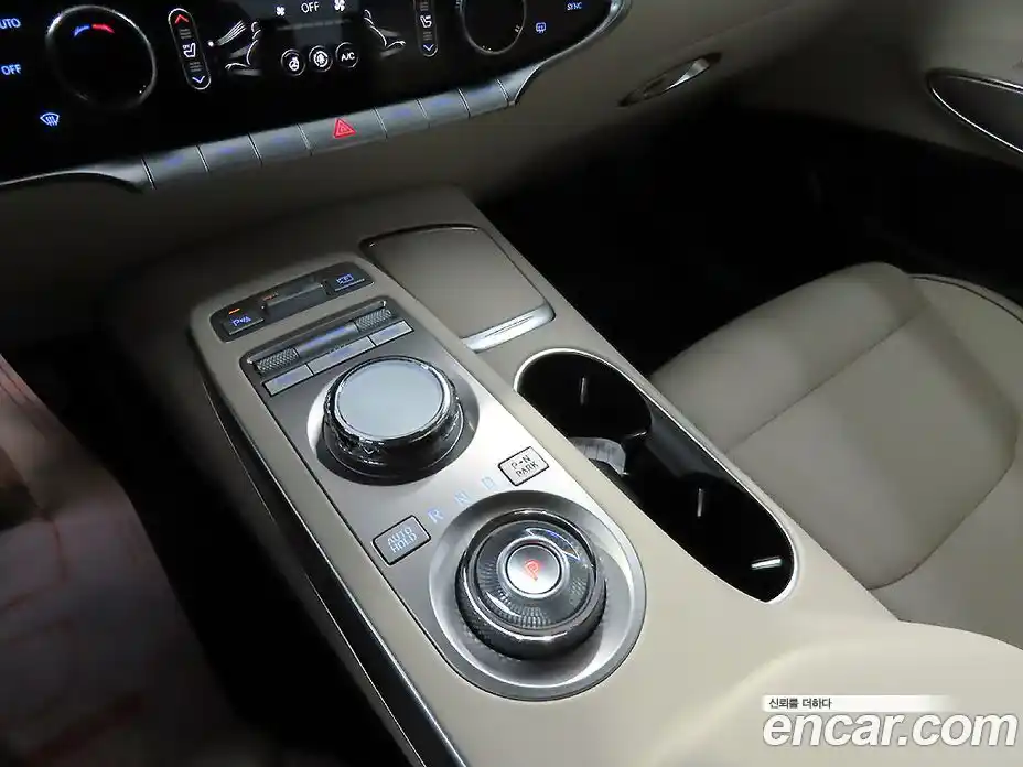 Genesis GV70 2023 2.5 Автомат в Москве № 56849, фото 13