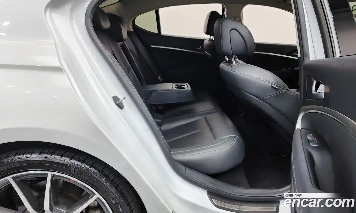 Genesis G70 2023 2.0 Автомат в Москве № 82054, фото 13