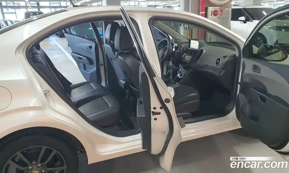 Chevrolet Aveo 2015 1.4 Механическая в Москве № 103984, фото 20