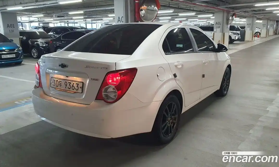 Chevrolet Aveo 2015 1.4 Механическая в Москве № 103984, фото 6