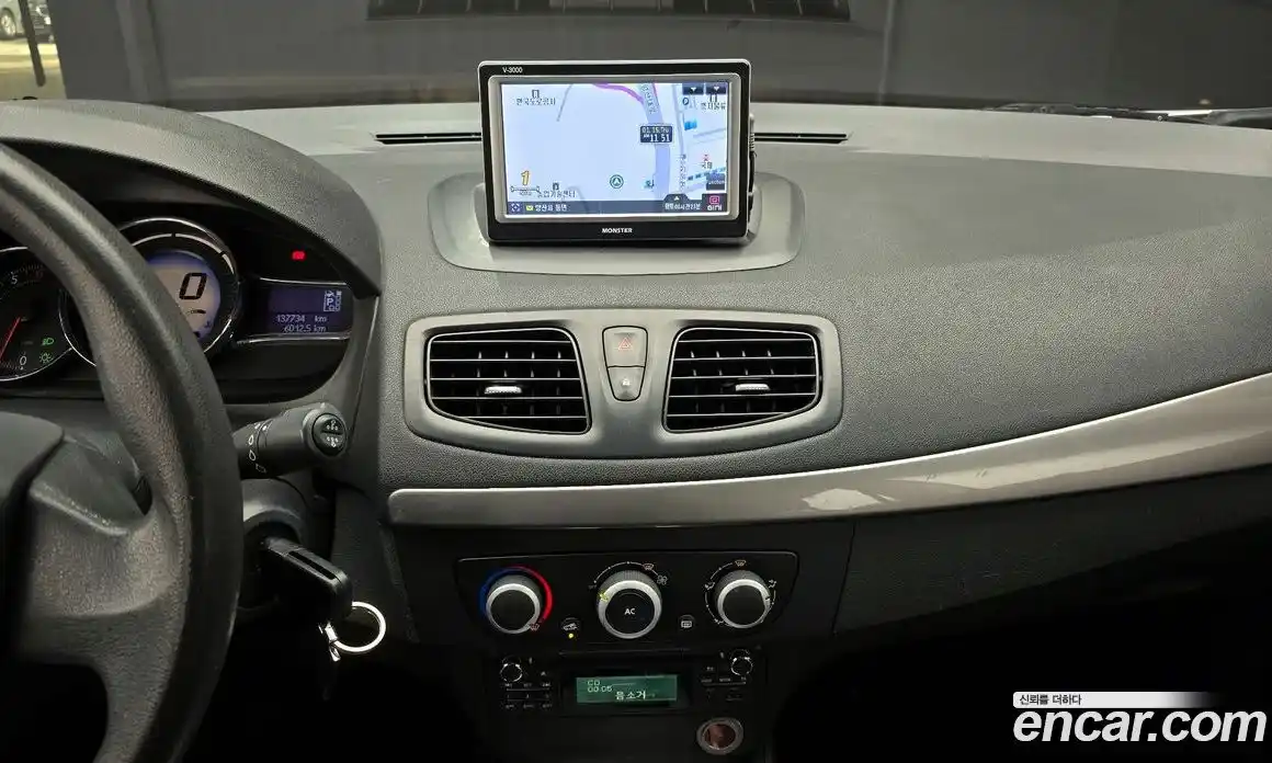 Renault SM3 2014 1.6 Автомат в Москве № 106034, фото 15