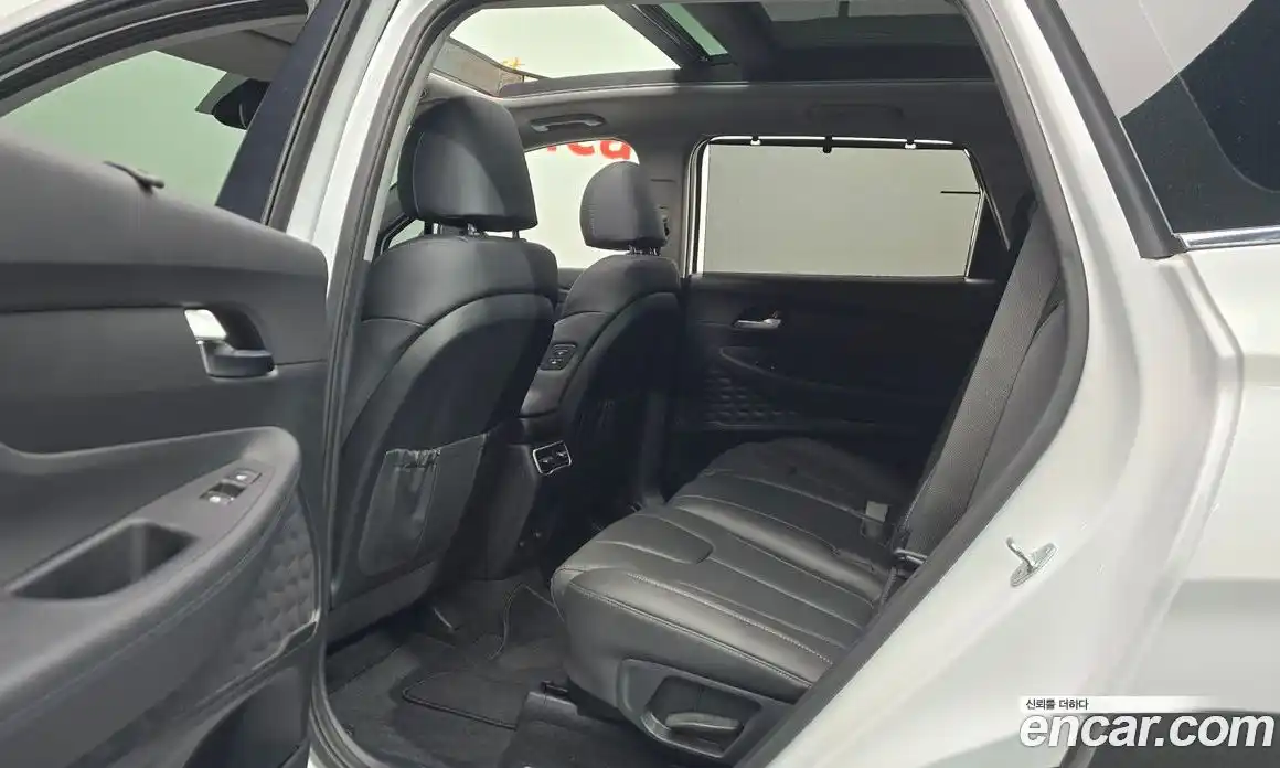 Hyundai Santa Fe 2023 2.2 Автомат в Москве № 109632, фото 8