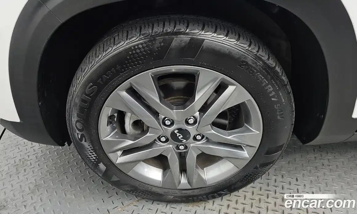 Kia Seltos 2023 1.6 Автомат в Москве № 121467, фото 18