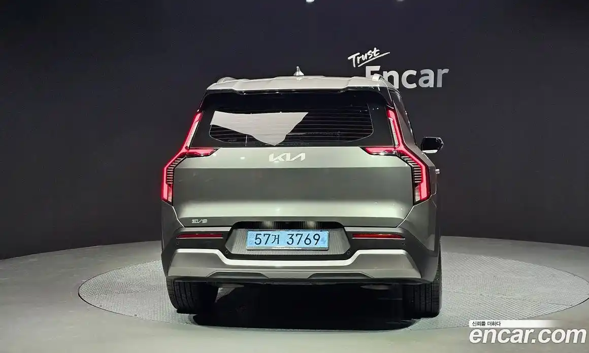 Kia EV9 2024 0.2 Автомат в Москве № 121970, фото 17