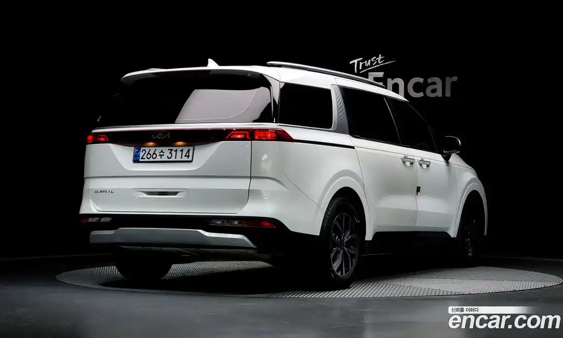 Kia Canival 2023 2.2 Автомат в Москве № 124320, фото 13