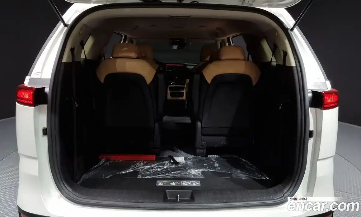 Kia Canival 2023 2.2 Автомат в Москве № 124320, фото 16