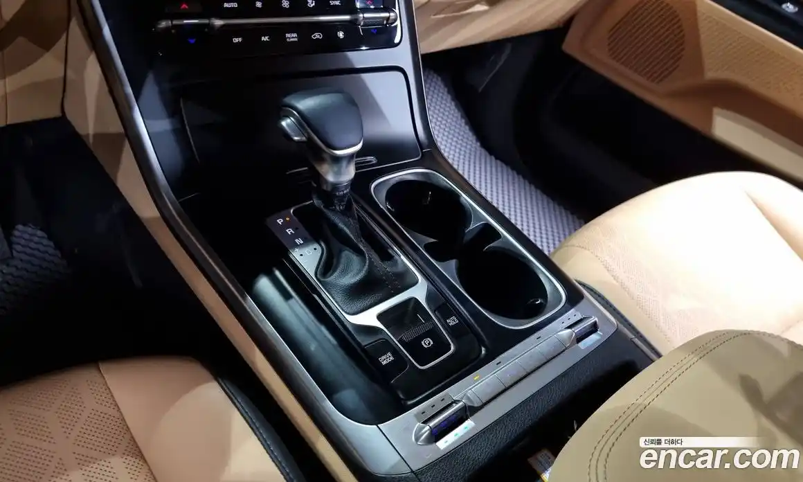 Kia Canival 2023 2.2 Автомат в Москве № 124320, фото 17