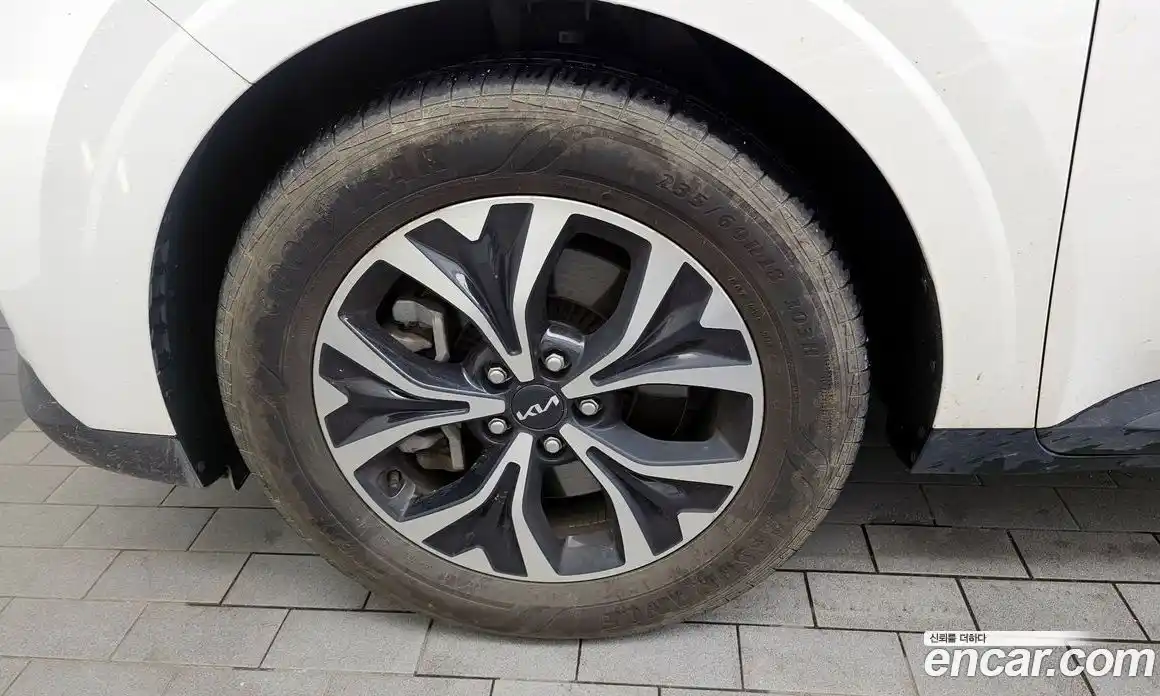 Kia Canival 2023 3.5 Автомат в Москве № 132607, фото 20