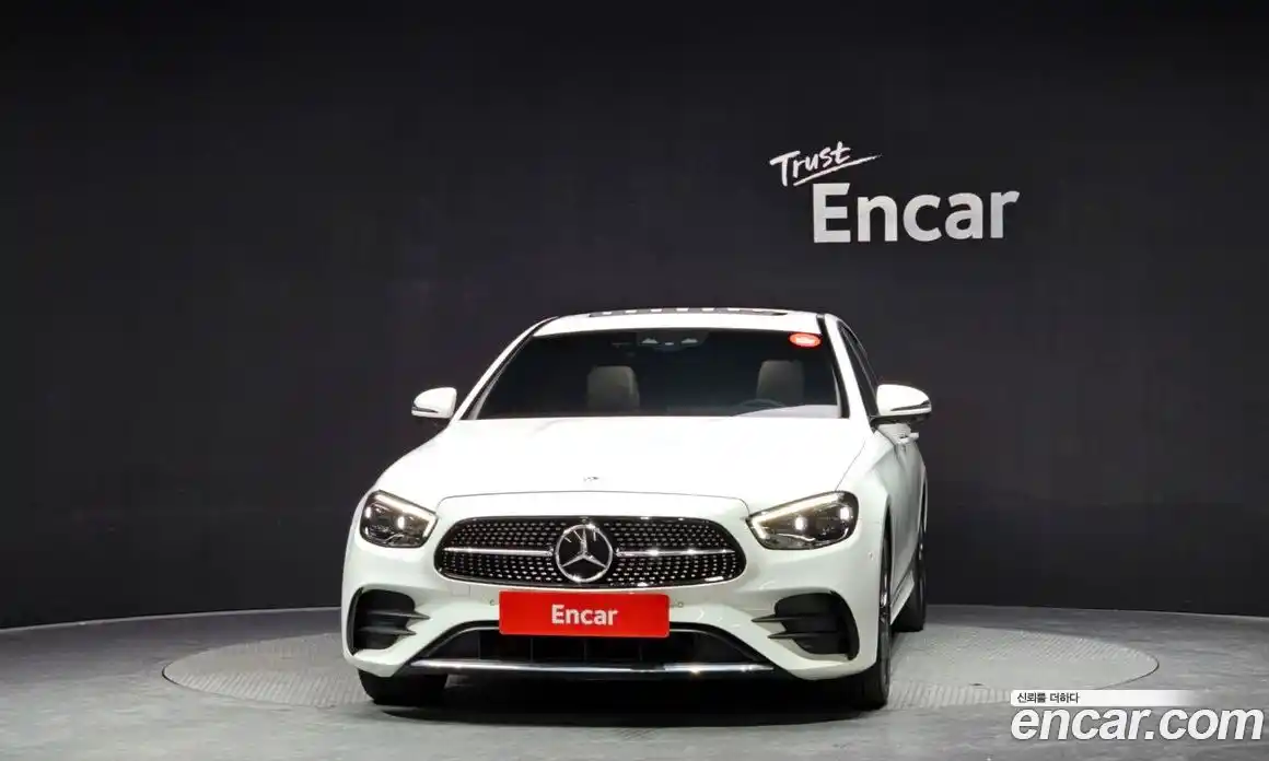 Mercedes-Benz E-Class 2023 2.0 Автомат в Москве № 138740, фото 3