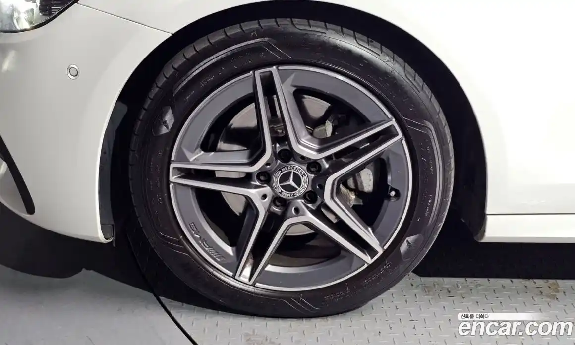 Mercedes-Benz E-Class 2023 2.0 Автомат в Москве № 138740, фото 5