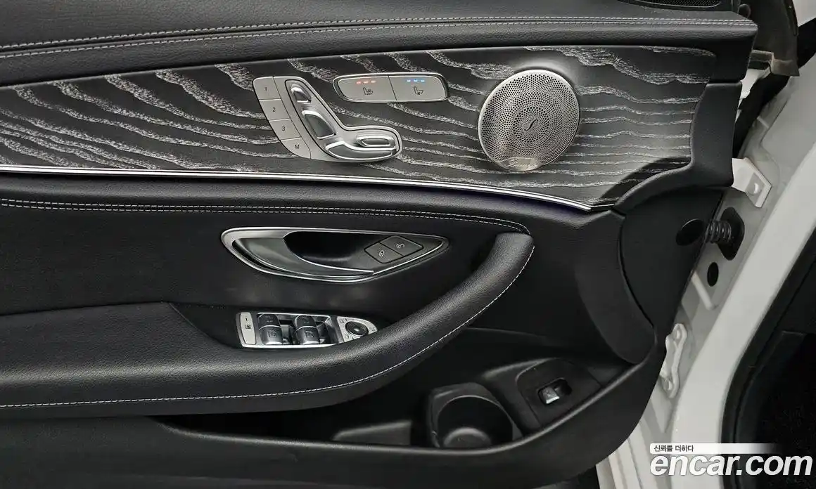 Mercedes-Benz E-Class 2022 2.0 Автомат в Москве № 141578, фото 17