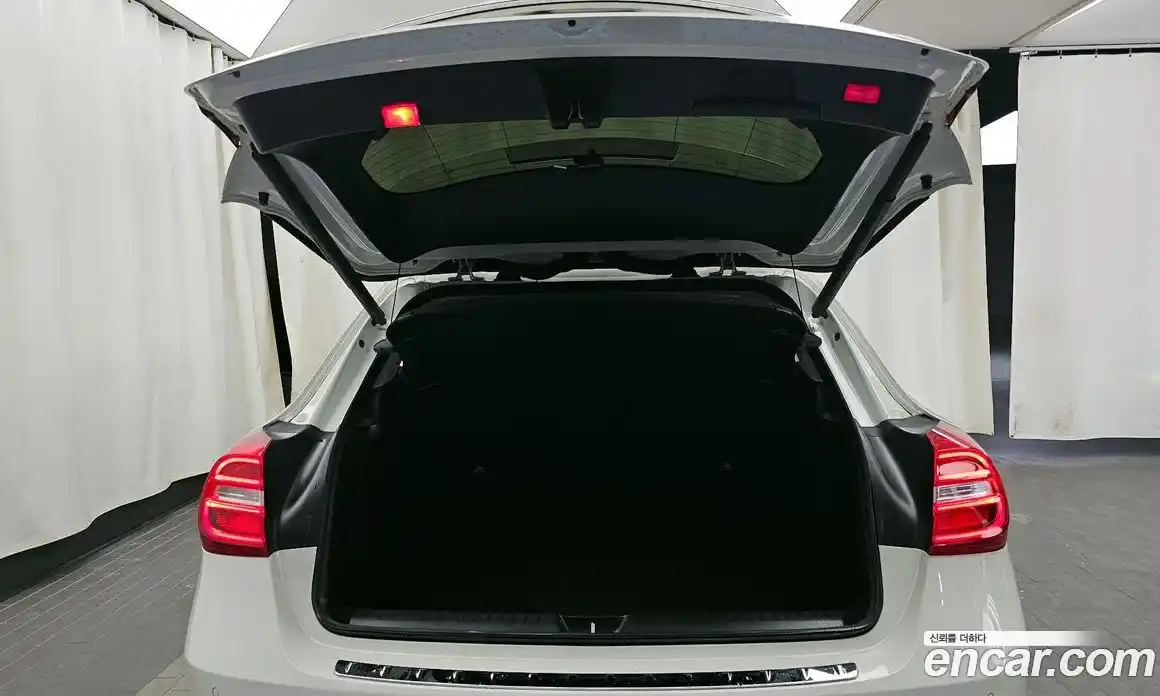 Mercedes-Benz GLA-Class 2016 2.1 Автомат в Москве № 143114, фото 13