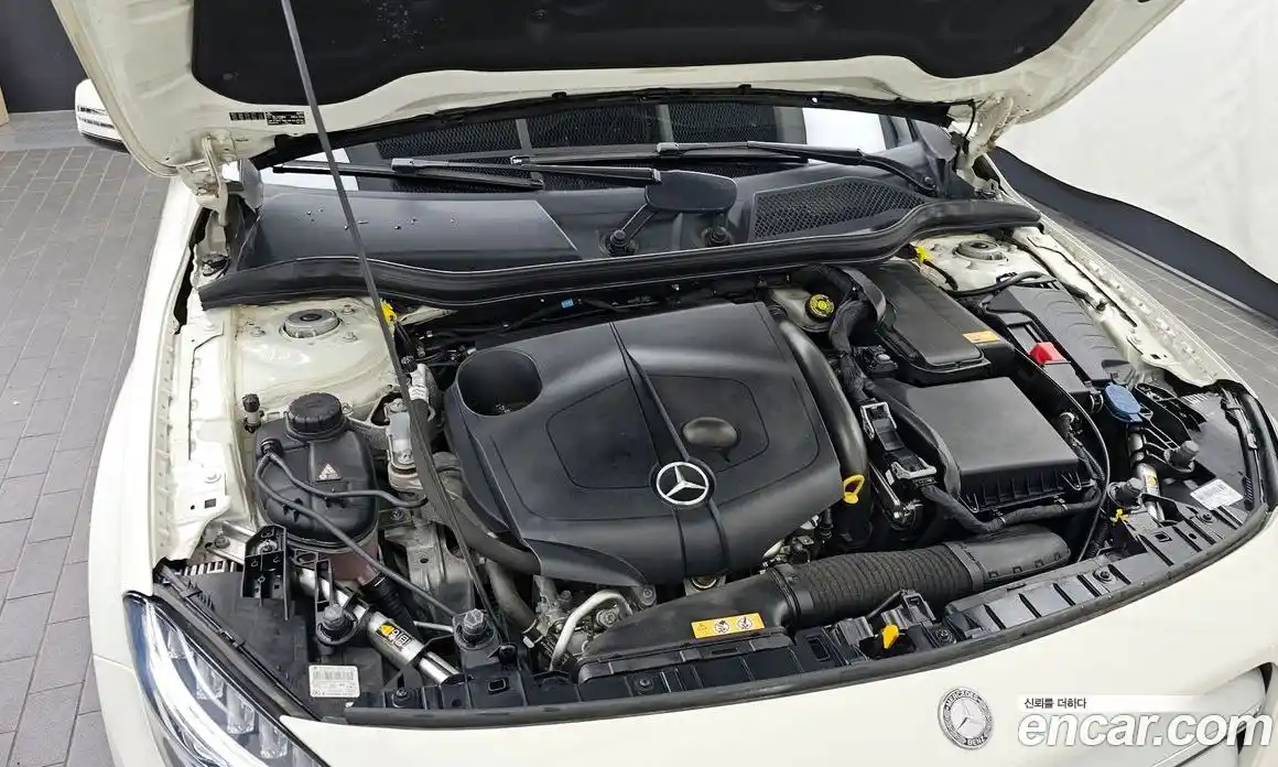 Mercedes-Benz GLA-Class 2016 2.1 Автомат в Москве № 143114, фото 14