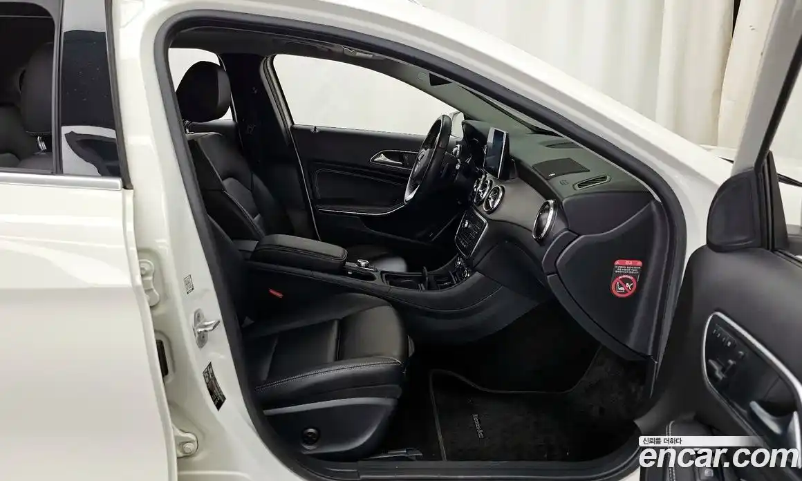 Mercedes-Benz GLA-Class 2016 2.1 Автомат в Москве № 143114, фото 17