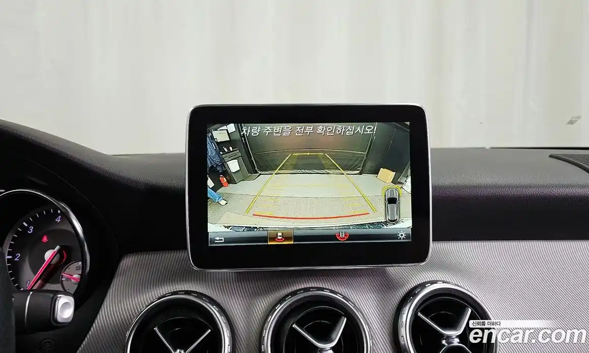 Mercedes-Benz GLA-Class 2016 2.1 Автомат в Москве № 143114, фото 19