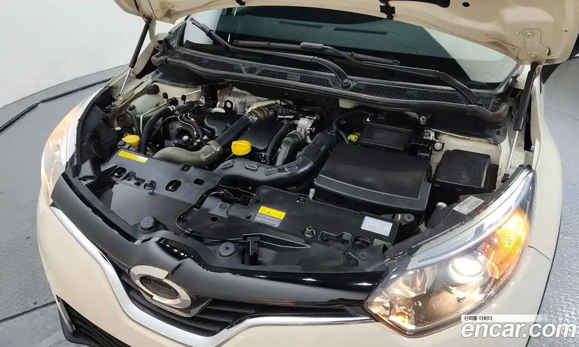 Renault QM3 2014 1.5 Автомат в Москве № 146925, фото 16