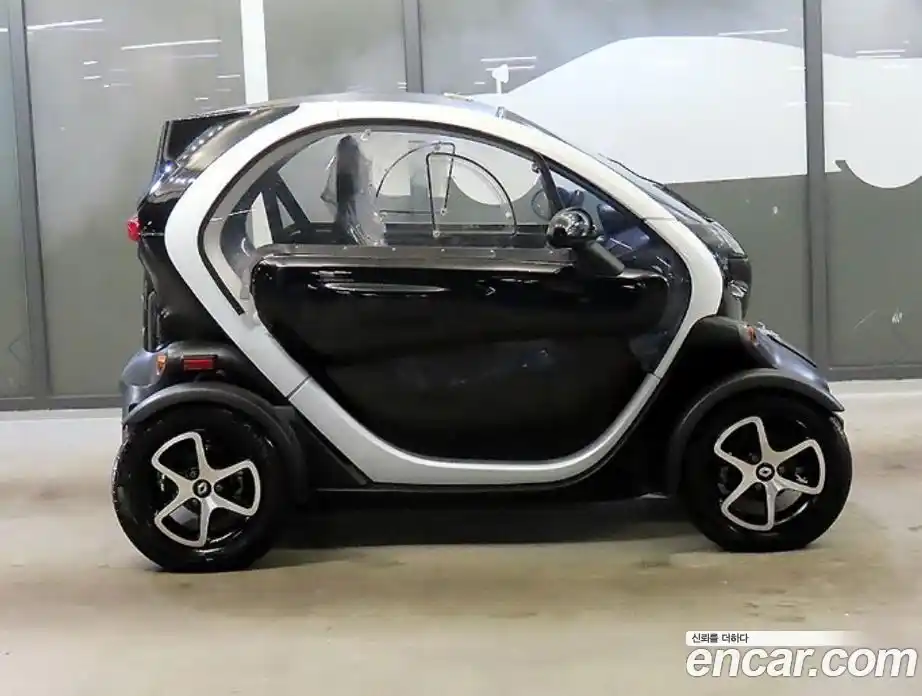 Renault Twizy 2018 0.1 Вариатор в Москве № 151978, фото 3