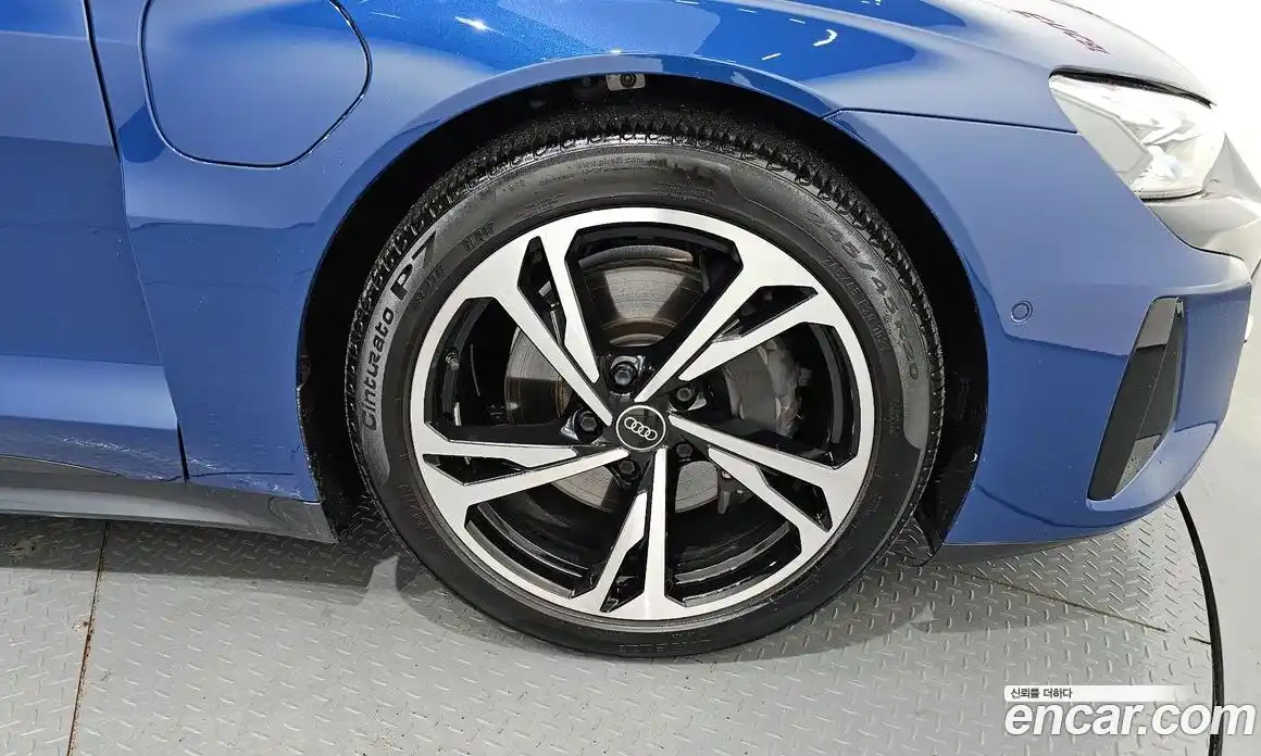 Audi e-tron GT 2022 0.1 Автомат в Москве № 153453, фото 8