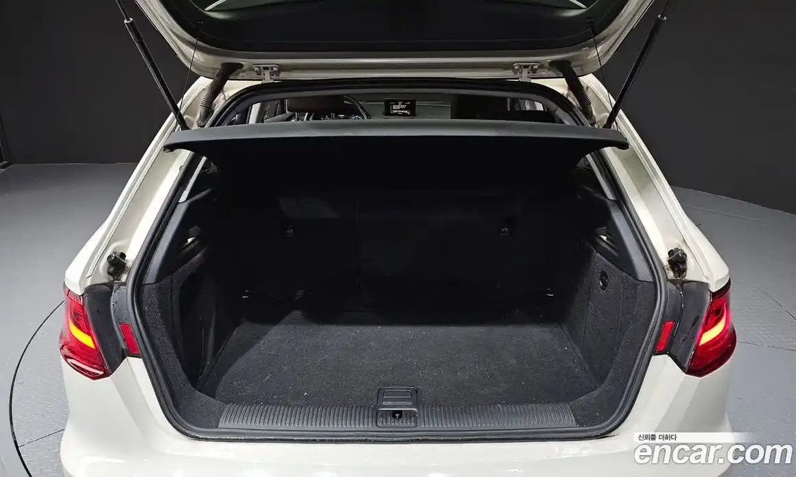 Audi A3 2015 1.6 Автомат в Москве № 159127, фото 18