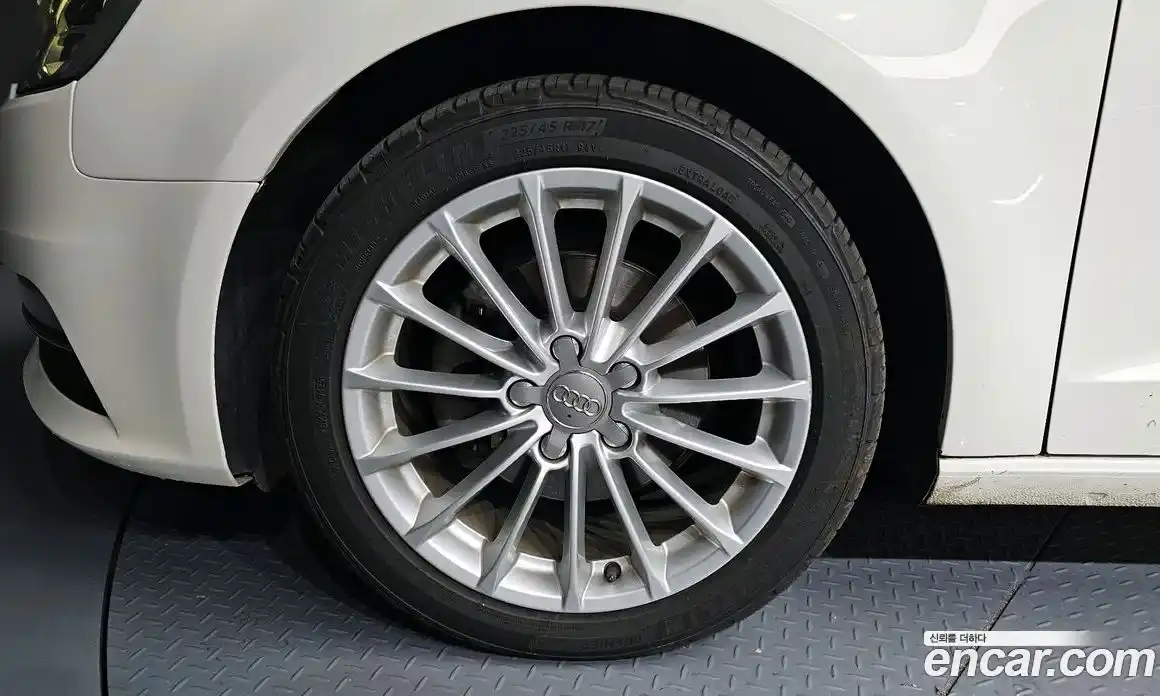 Audi A3 2015 1.6 Автомат в Москве № 159127, фото 5