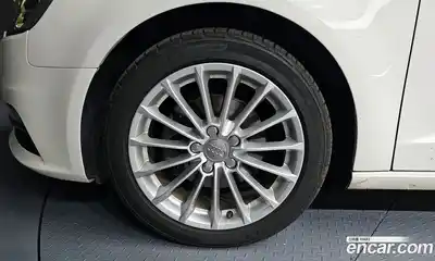 Audi A3 2015 1.6 Автомат в Москве № 159127, миниатюра 5