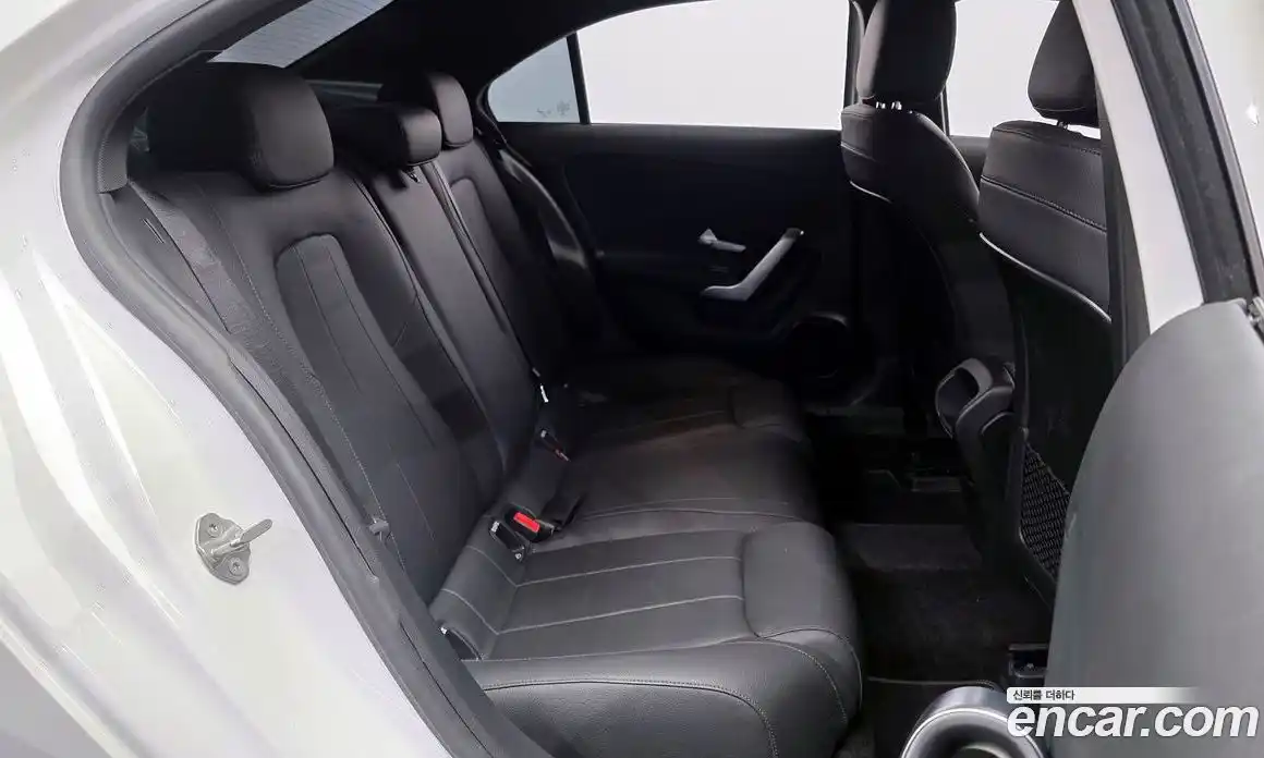 Mercedes-Benz A-Class 2020 2.0 Автомат в Москве № 160268, фото 12