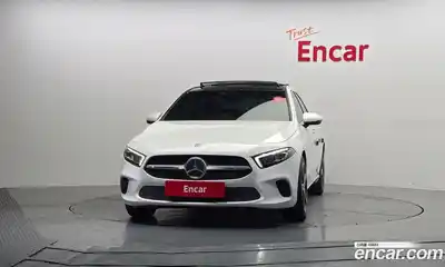 Mercedes-Benz A-Class 2020 2.0 Автомат в Москве № 160268, миниатюра 3