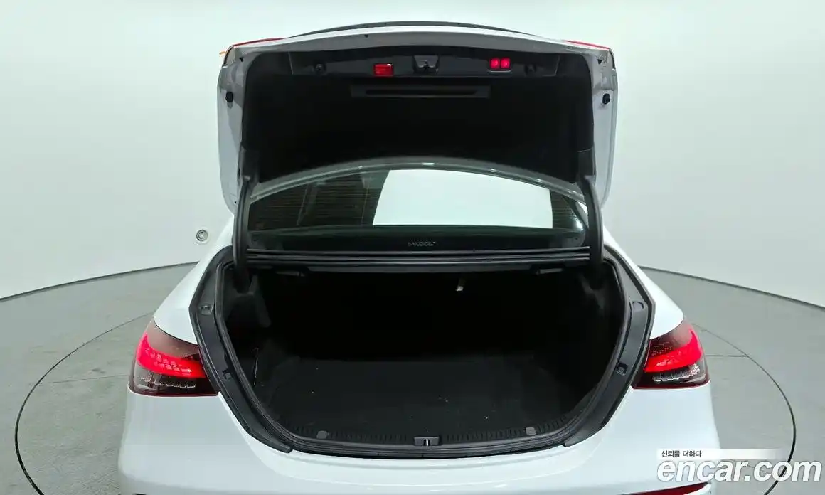 Mercedes-Benz E-Class 2021 2.0 Автомат в Москве № 160832, фото 20