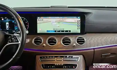 Mercedes-Benz E-Class 2021 2.0 Автомат в Москве № 160832, миниатюра 2