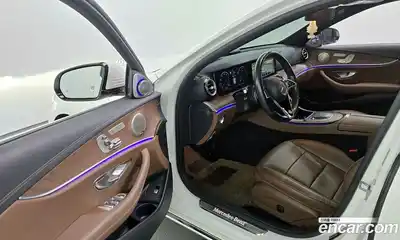 Mercedes-Benz E-Class 2021 2.0 Автомат в Москве № 160832, миниатюра 4