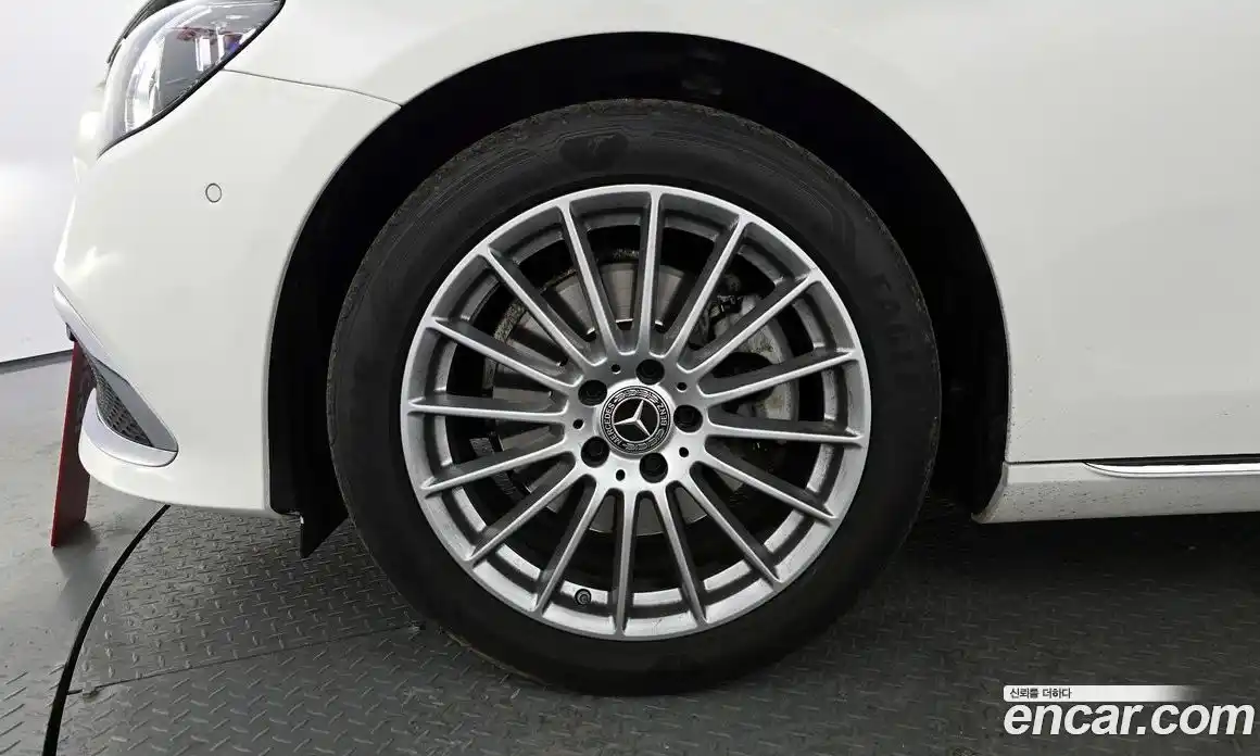 Mercedes-Benz E-Class 2021 2.0 Автомат в Москве № 160832, фото 7