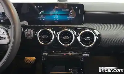 Mercedes-Benz A-Class 2019 2.0 Автомат в Москве № 161053, миниатюра 2