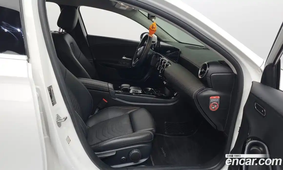 Mercedes-Benz A-Class 2019 2.0 Автомат в Москве № 161053, фото 5