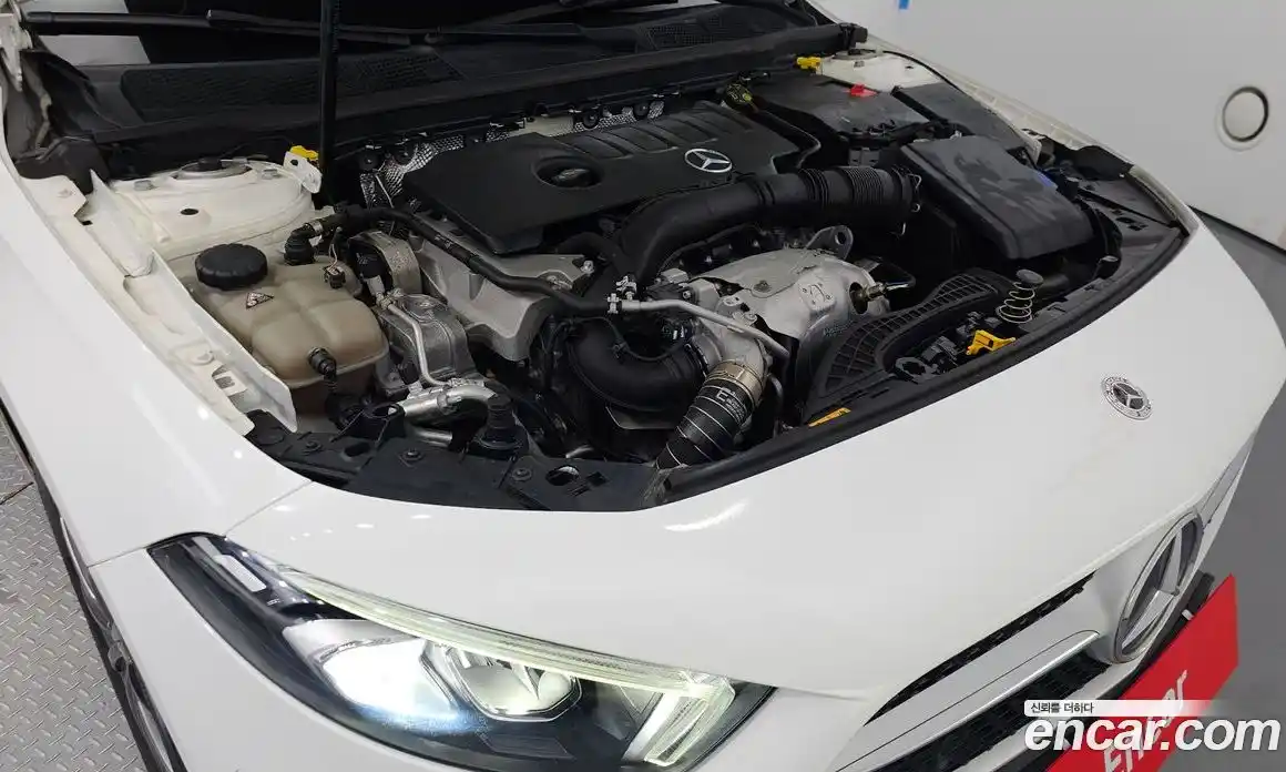 Mercedes-Benz A-Class 2019 2.0 Автомат в Москве № 161053, фото 9