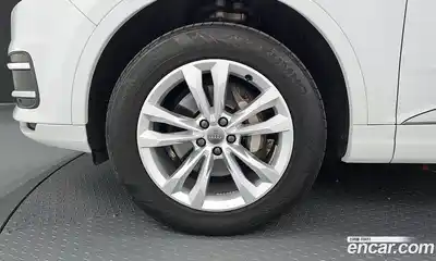 Audi Q7 2019 2.0 Автомат в Москве № 163147, миниатюра 2