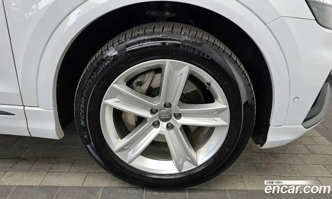 Audi Q8 2020 3.0 Автомат в Москве № 163919, фото 8