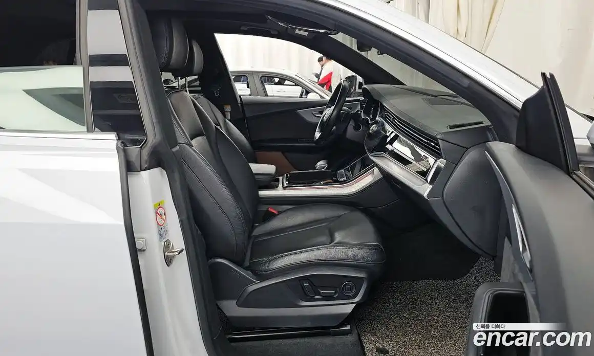 Audi Q8 2020 3.0 Автомат в Москве № 163919, фото 10