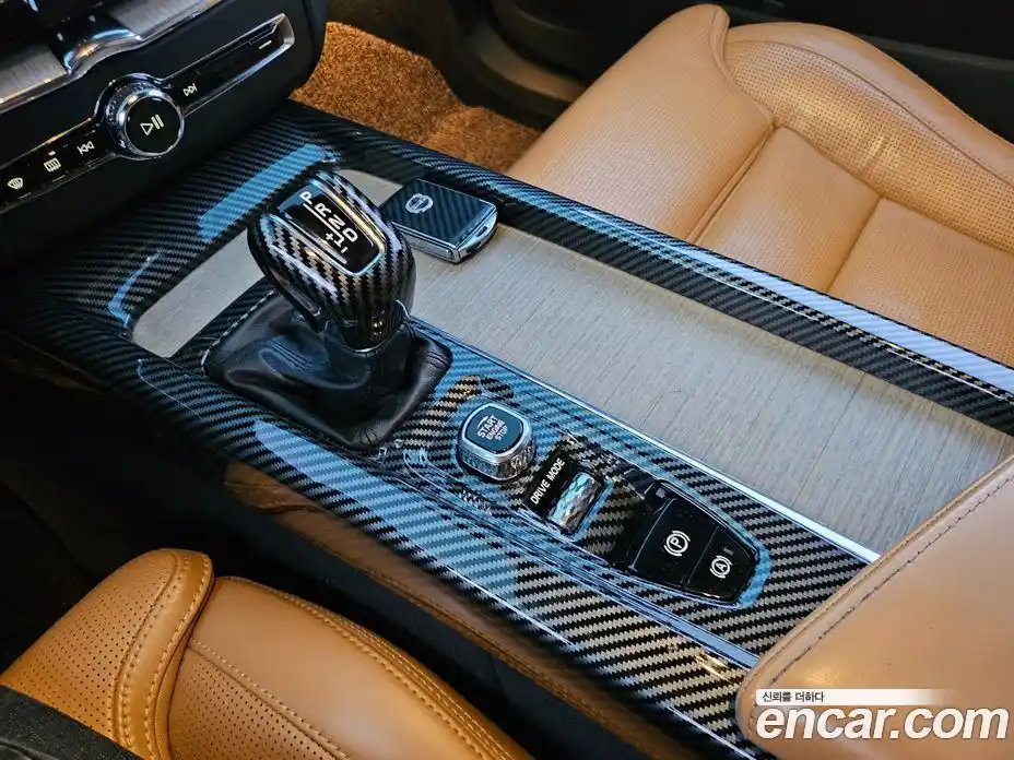 Volvo XC60 2019 2.0 Автомат в Москве № 164882, фото 14