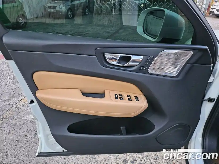 Volvo XC60 2019 2.0 Автомат в Москве № 164882, фото 17