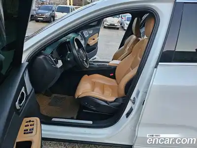 Volvo XC60 2019 2.0 Автомат в Москве № 164882, миниатюра 7