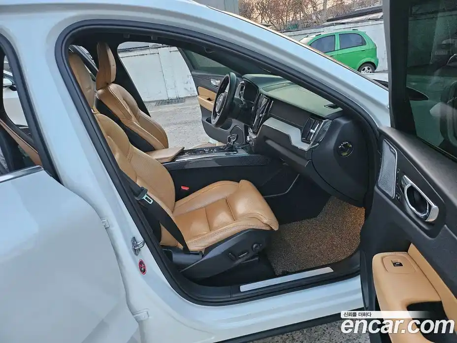 Volvo XC60 2019 2.0 Автомат в Москве № 164882, фото 8