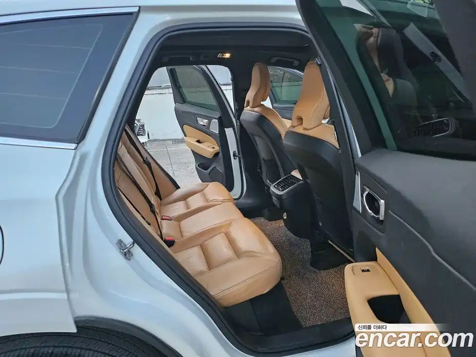 Volvo XC60 2019 2.0 Автомат в Москве № 164882, фото 9