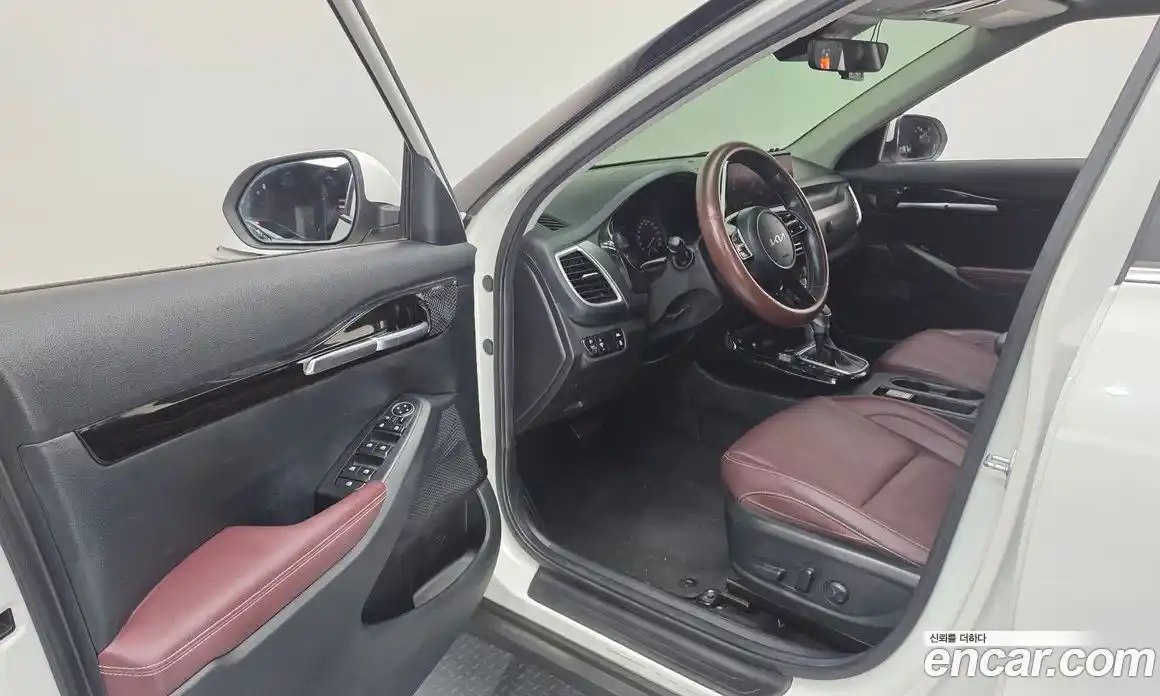 Kia Seltos 2022 1.6 Автомат в Москве № 16572, фото 15