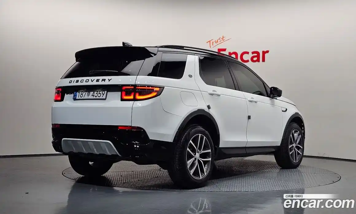 Land Rover Discovery Sport 2024 2.0 Автомат в Москве № 165980, фото 14