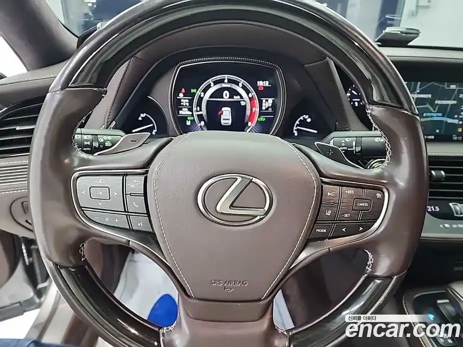 Lexus LS 2019 3.4 Автомат в Москве № 168126, фото 9