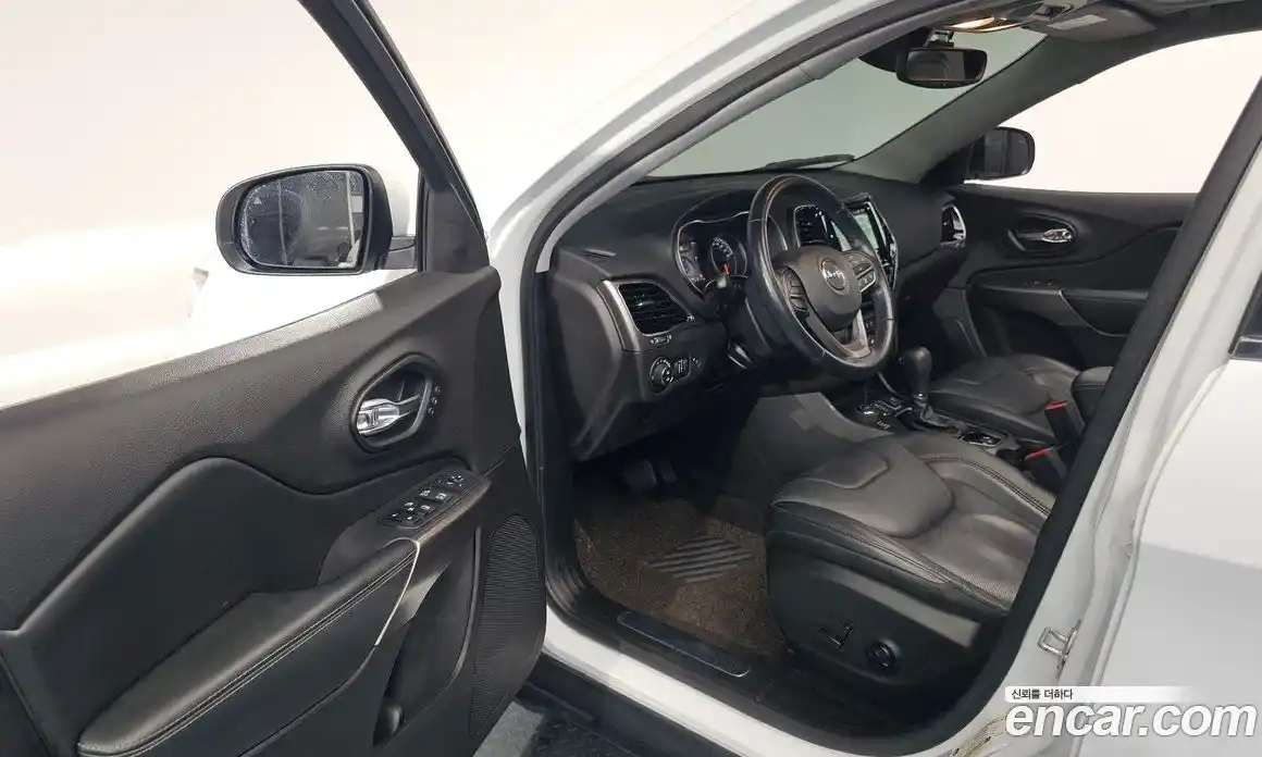 Jeep Cherokee 2021 2.4 Автомат в Москве № 169348, фото 13