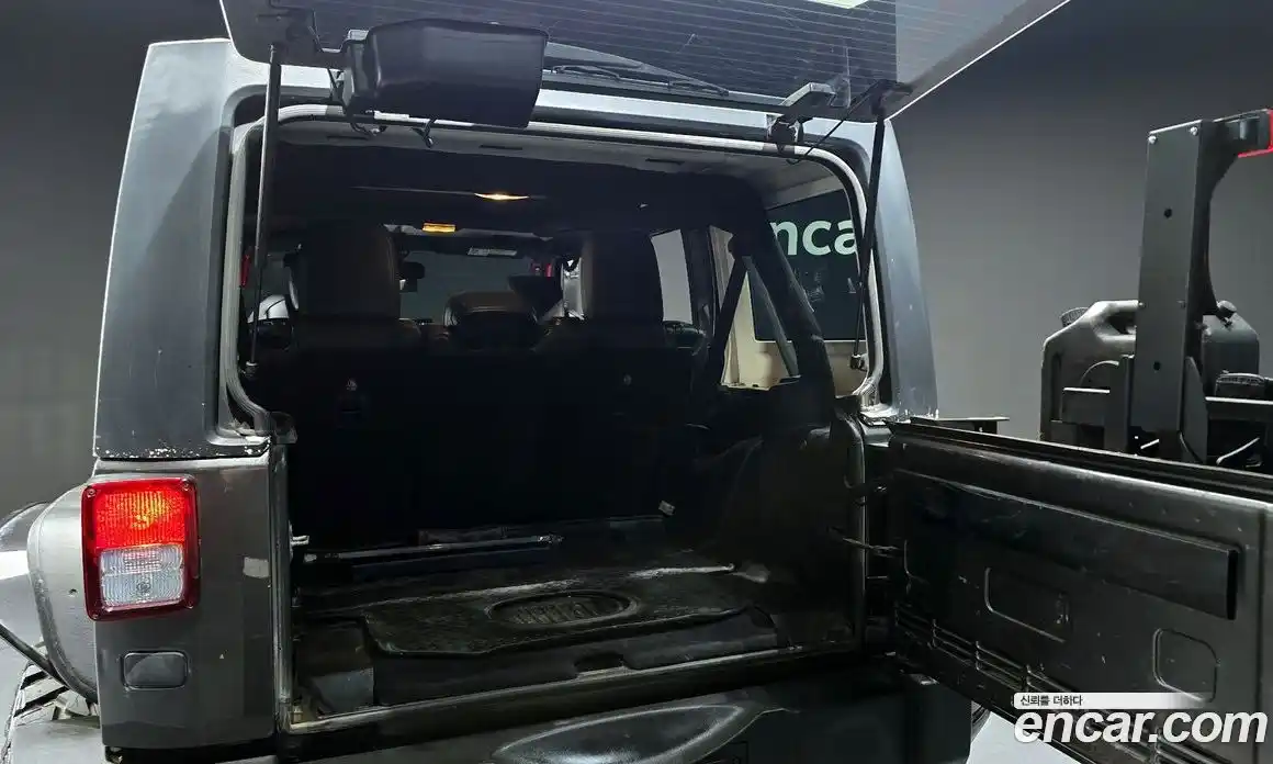 Jeep Wrangler 2016 3.6 Автомат в Москве № 169845, фото 9