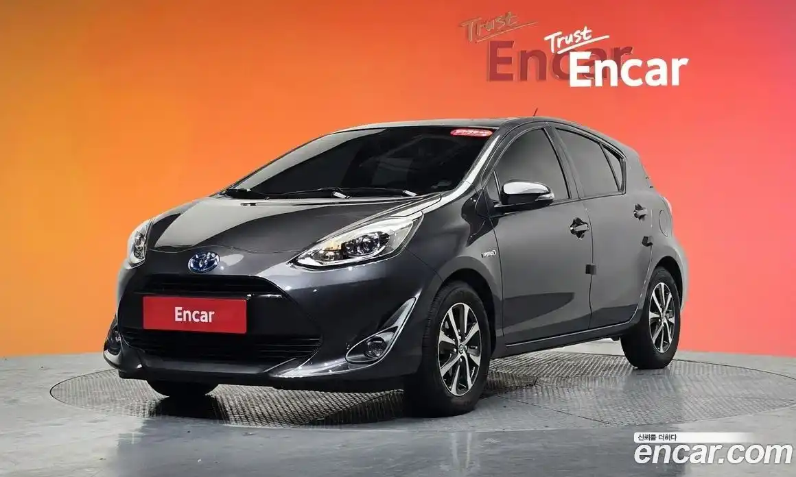 Toyota Prius 2019 1.5 Автомат в Москве № 170167, фото 20