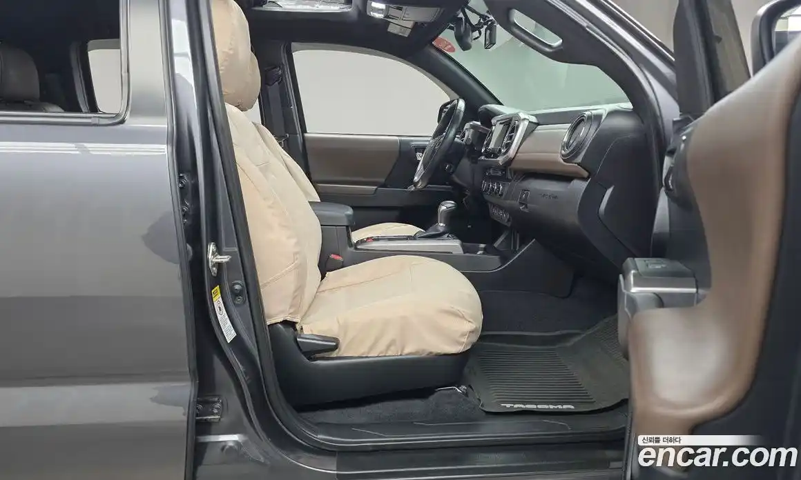 Toyota Tacoma 2016 3.5 Автомат в Москве № 170236, фото 9